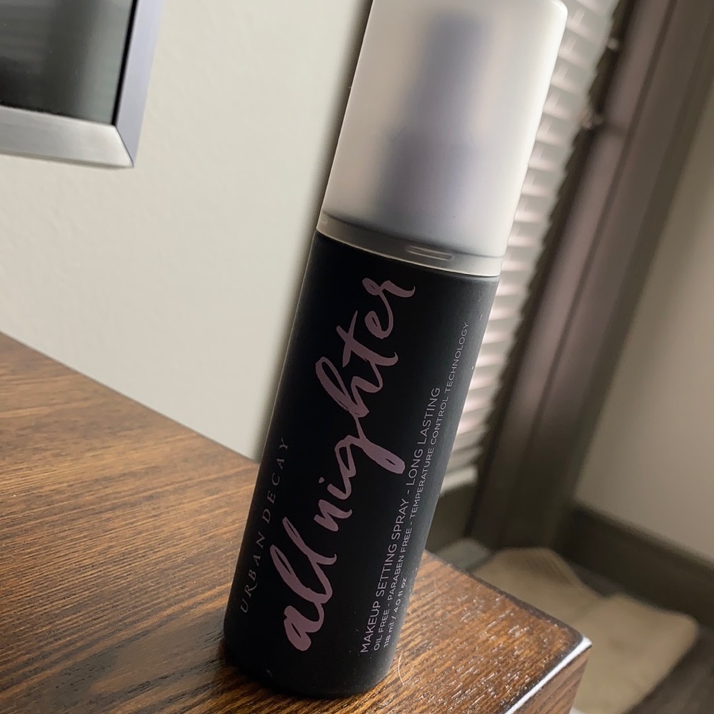 BN Urban Decay All Nighter makeup setting spray